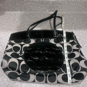 Vintage Coach Laura signature tote: Black and Cream Signature Patent Circle Tote